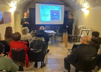 Taormina. “Come evitare le truffe agli anziani”: lezione del capitano Domenico Tota