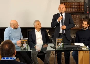 Taormina. “F1 Backstage – Storie di uomini in corsa”: presentato il libro di Riccardo Patrese
