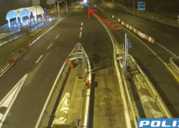 A18 Messina-Catania. Ubriaco alla guida contromano per 20 km: fermato dalla Polizia stradale