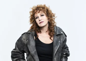 Fiorella Mannoia riparte in tour: ad aprile 2025 nei teatri di Messina e Ragusa, poi di nuovo in Sicilia per le date estive