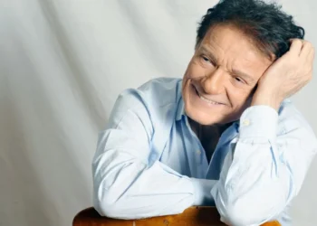 Massimo Ranieri aggiunge una nuova data al tour in Sicilia: 19 agosto 2025 live al Teatro Antico di Taormina