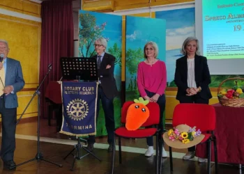 Istituto comprensivo 1 Taormina. “Lo spreco alimentare e l’utilizzo dell’acqua”: incontro del Rotary club