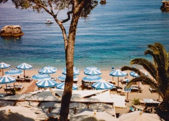 Taormina. Il Lido Villeggiatura, A Villa Sant’Andrea Beach Club, premiato come “Migliore beach club d’Italia”