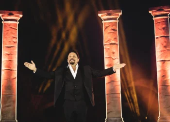 Taormina. Enrico Brignano: biglietti ancora disponibili per lo spettacolo del 29 agosto 2025