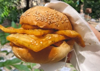 Taormina. “Street food & bollicine”: al “Médousa Bistrot & Suites” la Sicilia da gustare sotto le stelle