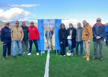 Calcio a Taormina. Il Taonaxos ricorda il bomber Piero Curcuruto. Scimone: “Per tutti noi è stato un esempio”