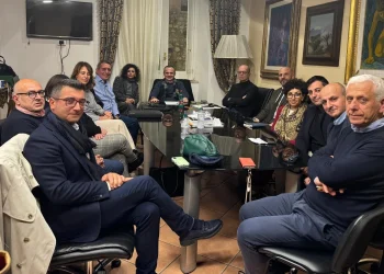 Taormina. De Luca incontra gli albergatori: “Dal 1° maggio 2026 piena ripartenza della stagione balneare e turistica”