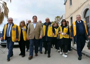 Fabricio Oliveira (Lions International) a Letojanni per visionare i danni del ciclone “Harry”