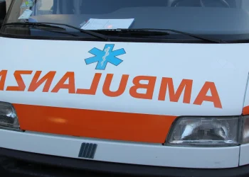 Giardini. Investe una 40enne e fugge con l’auto. La donna è ricoverata in prognosi riservata