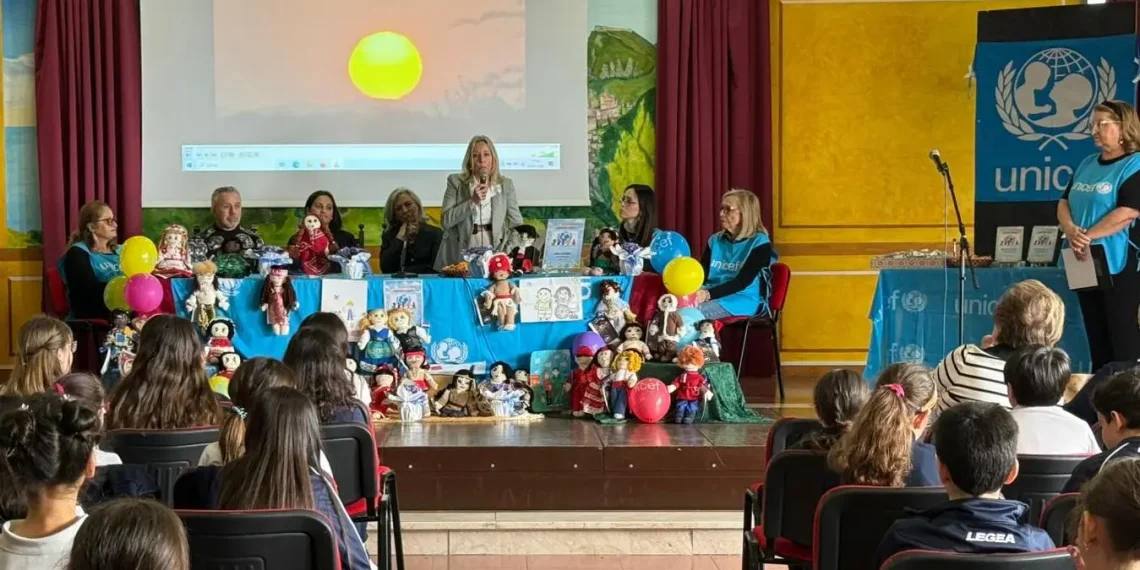 Taormina. “Una Pigotta nel mondo e il diritto che mi piace”: manifestazione Unicef al Comprensivo 1