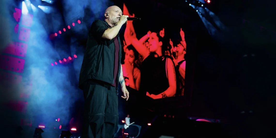 Max Pezzali sarà a Messina il 1° (sold out) e il 2 luglio 2026