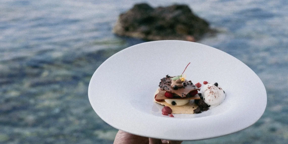 Taormina. Riapre Brizza: il gusto del mare nelle sere d’estate torna sulla spiaggia di Villa Sant’Andrea, A Belmond Hotel