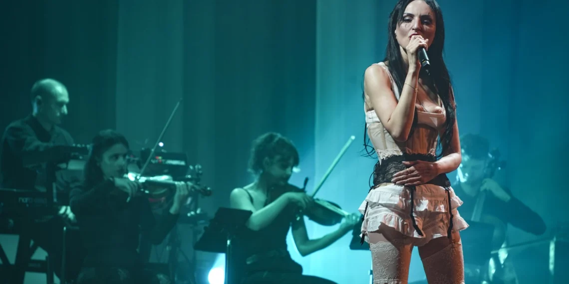 Arisa: il tour estivo arriva in Sicilia. Il 2 agosto 2026 concerto a Zafferana