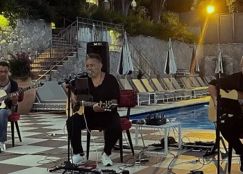 Taormina. “Sicily e altre storie”: spettacolare performance al Grand Hotel San Pietro