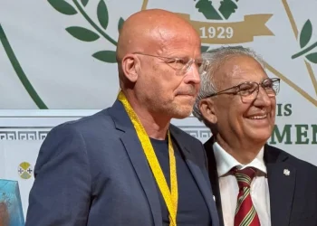 Il questore di Crotone, Renato Panvino, insignito del Premio nazionale “Città di Reggio Calabria”