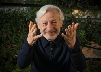Leo Gullotta accusa: “Escluso dal premio di Taormina Arte”. Celi: “Scelti solo 12 artisti tra quasi 100 nomi”