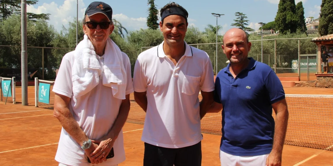 Bernard Arnault e Roger Federer: partita di tennis a Taormina. Padrone di casa il maestro Mario Quattrocchi