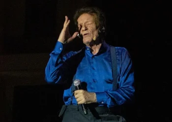 Massimo Ranieri in Sicilia con il suo show tra canto e recitazione: live il 30 agosto 2026 a Catania