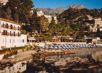 Taormina. La notte di Ferragosto a Villa S. Andrea è “Sicilian Chic”