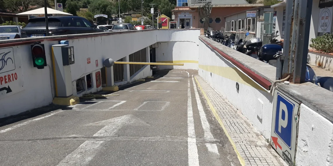 Taormina. Moschella e Bonesoli: “Mazzarò e Isolabella, aumenti record e tariffe poco visibili. Esercenti preoccupati”