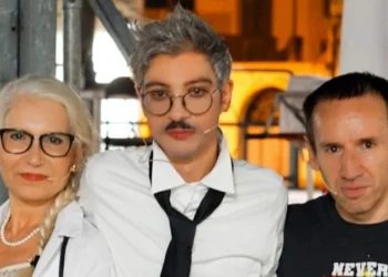L’attore Alfredo Pulvirenti conquista il pubblico siciliano con lo spettacolo: “Giù la maschera, Alfredo!”
