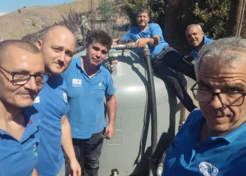Incendio a Taormina, il sindaco elogia la squadra Asm: “Competenza, cuore e tempestività. Grazie anche per aver evitato l’emergenza idrica”