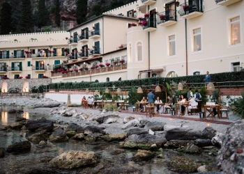 Taormina. Agostino D’Angelo e Moreno Cedroni protagonisti di una speciale cena a quattro mani al Ristorante pieds dans l’eau Brizza